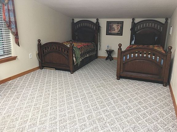 Large upstairs bedroom