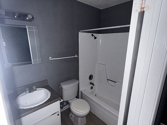 2nd image of 420 N Gilmer St