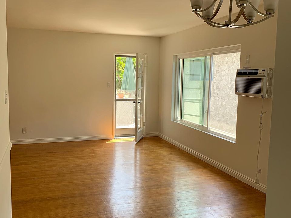 1st image of 1801 N Harvard Blvd #4