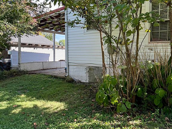 3rd image of 24 Lebanon St