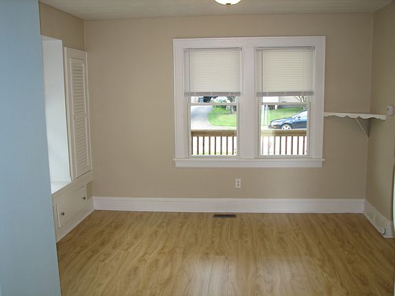 5th image of 578 Essex St