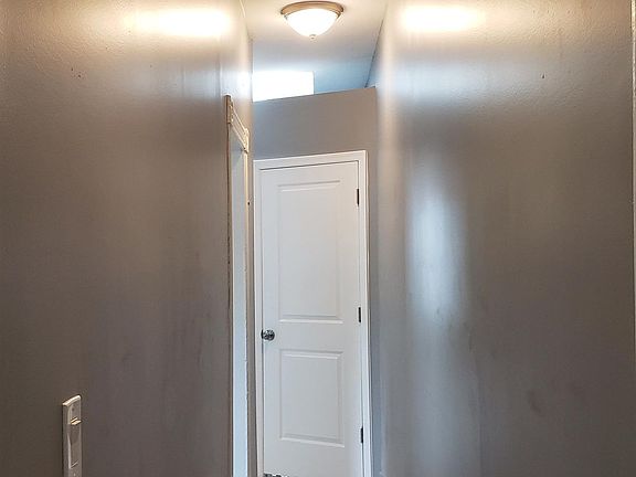 4th image of 64 Belmont Ave Floor 2