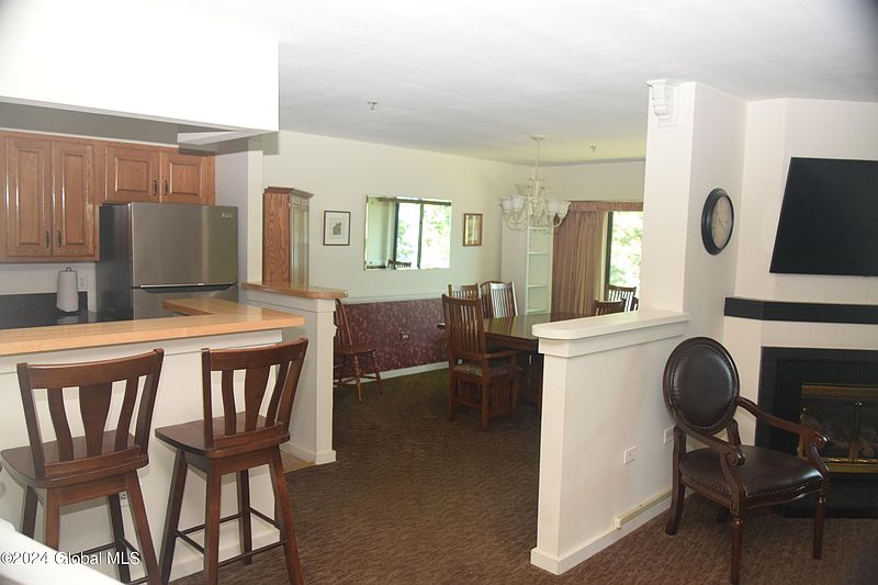 4th image of 110 Sagamore Road #5B6