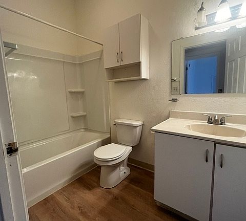 5th image of 795 Elmwood Ave #1