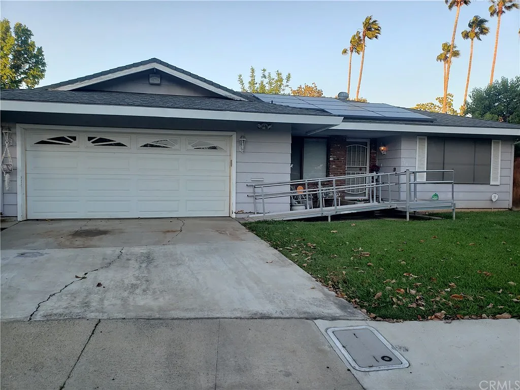 310 Eric Ct photo 1