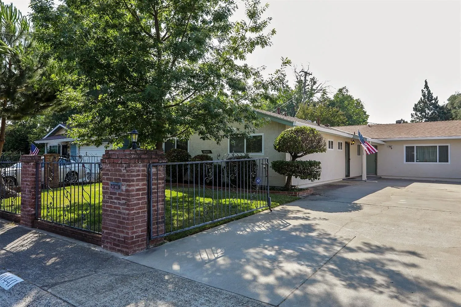 10441 Georgetown Dr photo 1