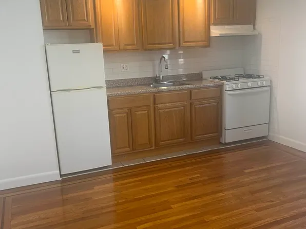41-11 47th Avenue 4C image 1 of 5