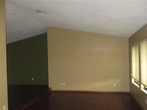 5th image of 1899 Long Pond Dr