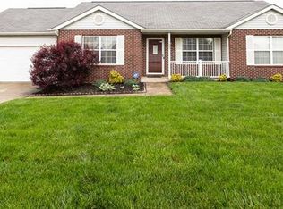 2425 Coniferous Dr, Belleville, IL 62221