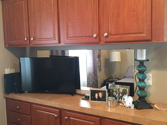 Loads of storage in bedroom 