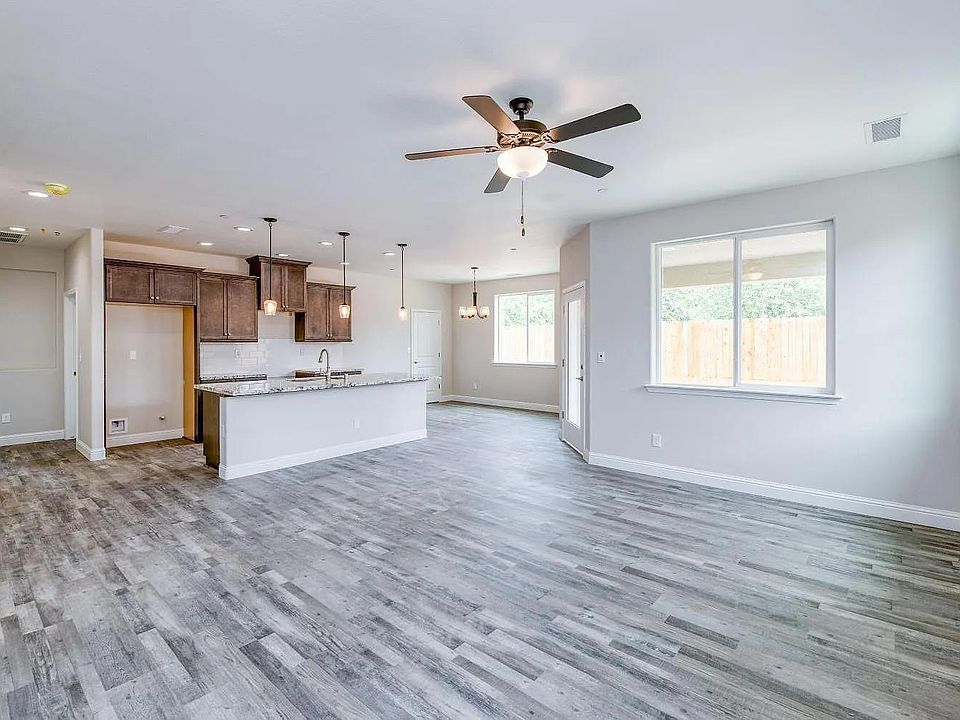 2nd image of 1176 Bristlecone Dr