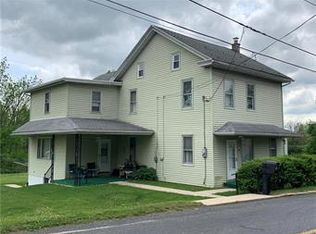 581 Fairyland Rd, Lehighton, PA 18235