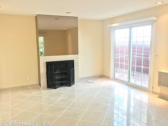 5th image of 1325 Wellesley Ave APT 101