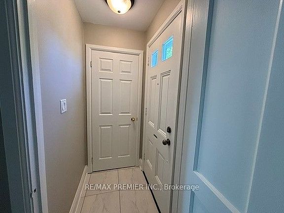 4th image of 21 Aura Lea Blvd