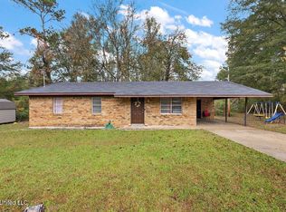 1006 Charles Howard Dr, Hazlehurst, MS 39083