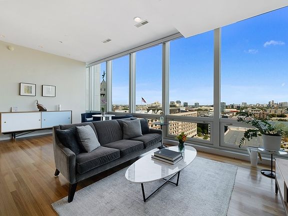 3rd image of 500 W Superior St Unit 1102