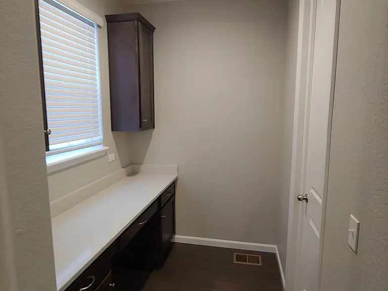 1042 Woodgate Ct — Photo 10