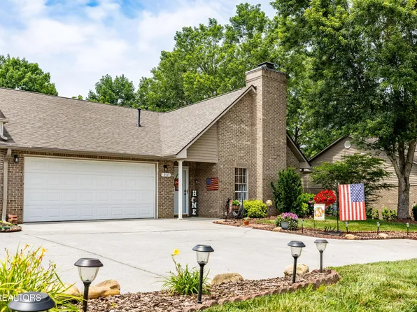 917 Mercer Dr, Maryville, TN 37801