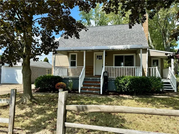1253 Prospect St, Barberton, OH 44203
