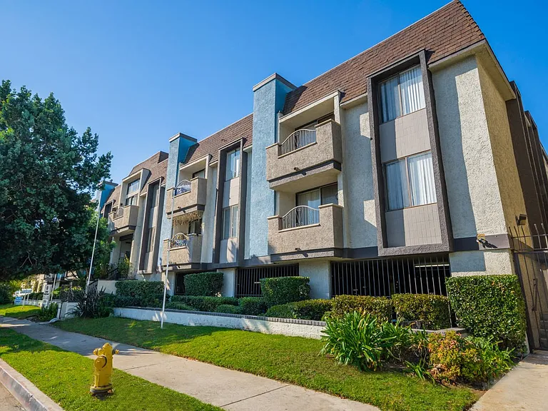 Chateau Woodley Hart Apartments — Photo 13