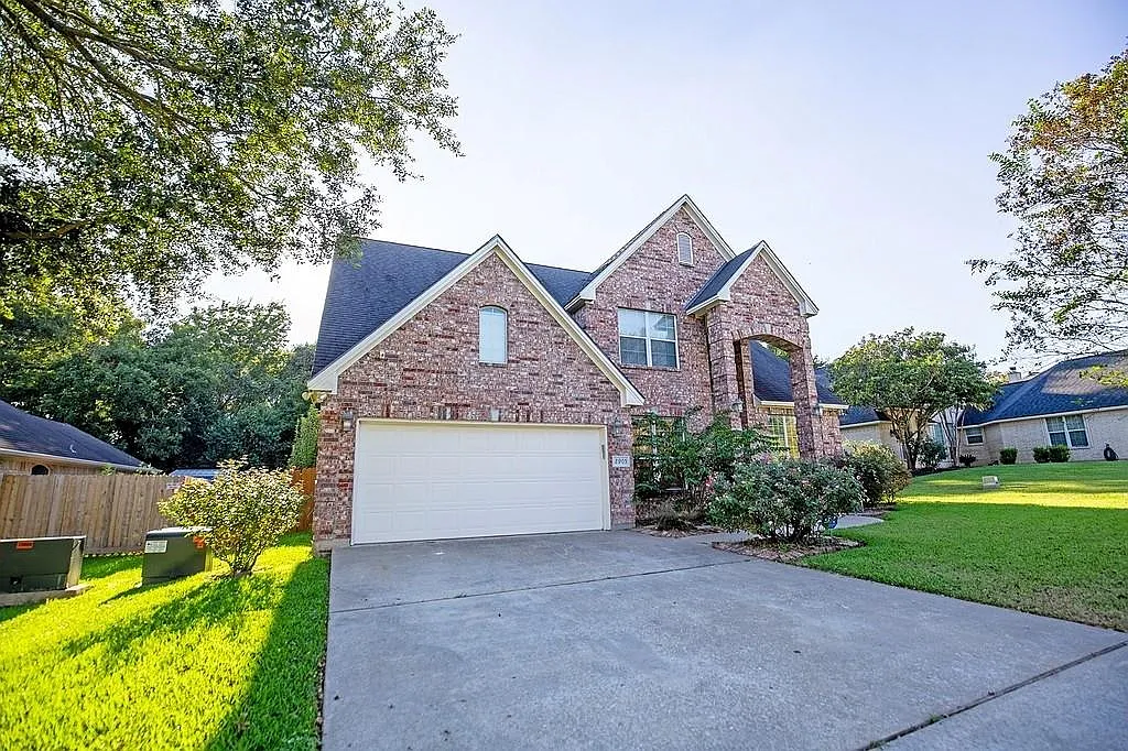 5 bed, 3.5 bath, 2937 sqft, $2,800 — Photo 3