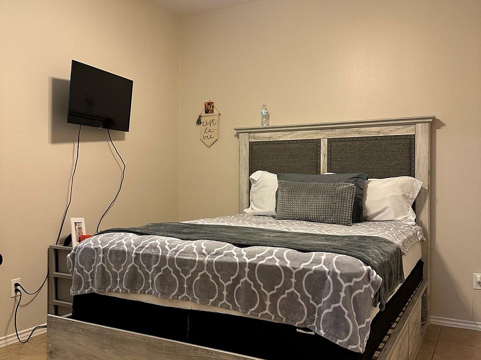 1st image of 5402 Marcella Ave #205B