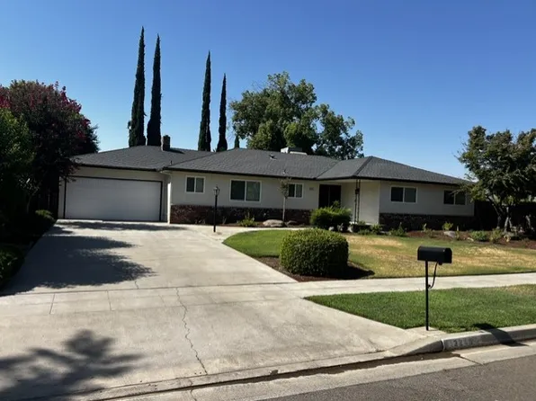 3245 W Dovewood Ln, Fresno, CA 93711