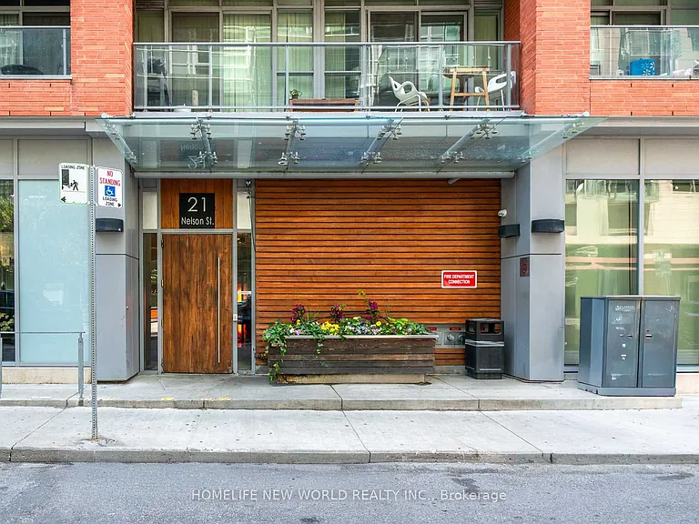 21 Nelson St #UPH13 — Photo 2