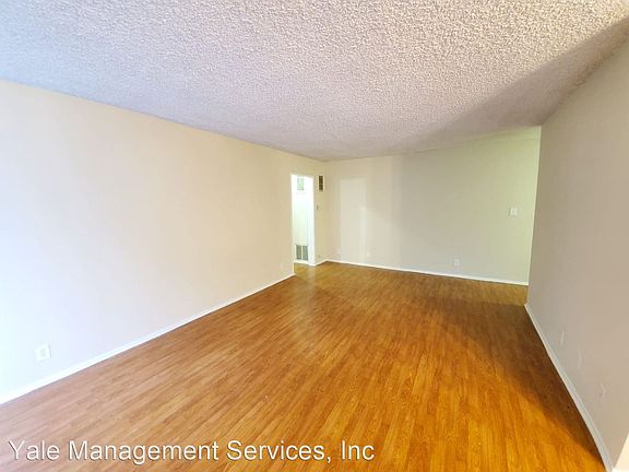 4th image of 14701 Rayen St #201