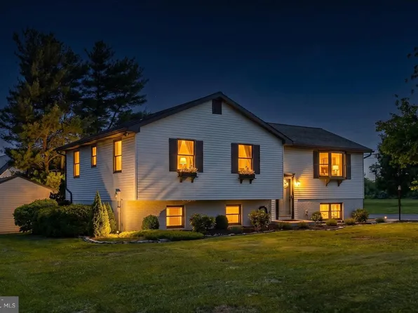 51 S Golfwood Ave, Carneys Point, NJ 08069