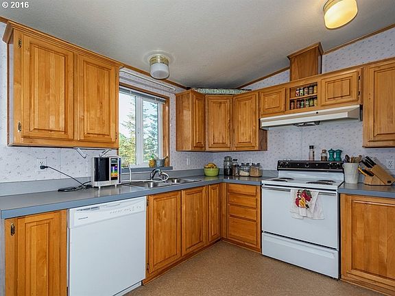 5th image of 21201 NE 67th Ave