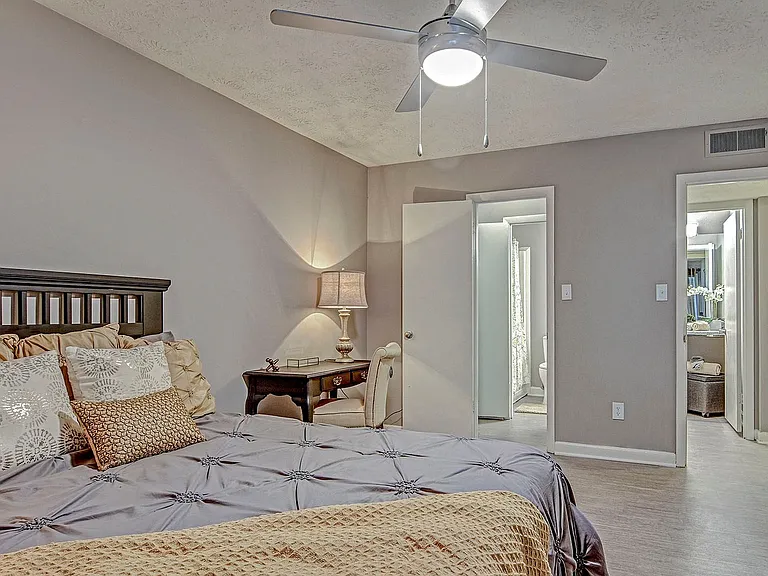 The Flats @ 1885 Apartments — Photo 3