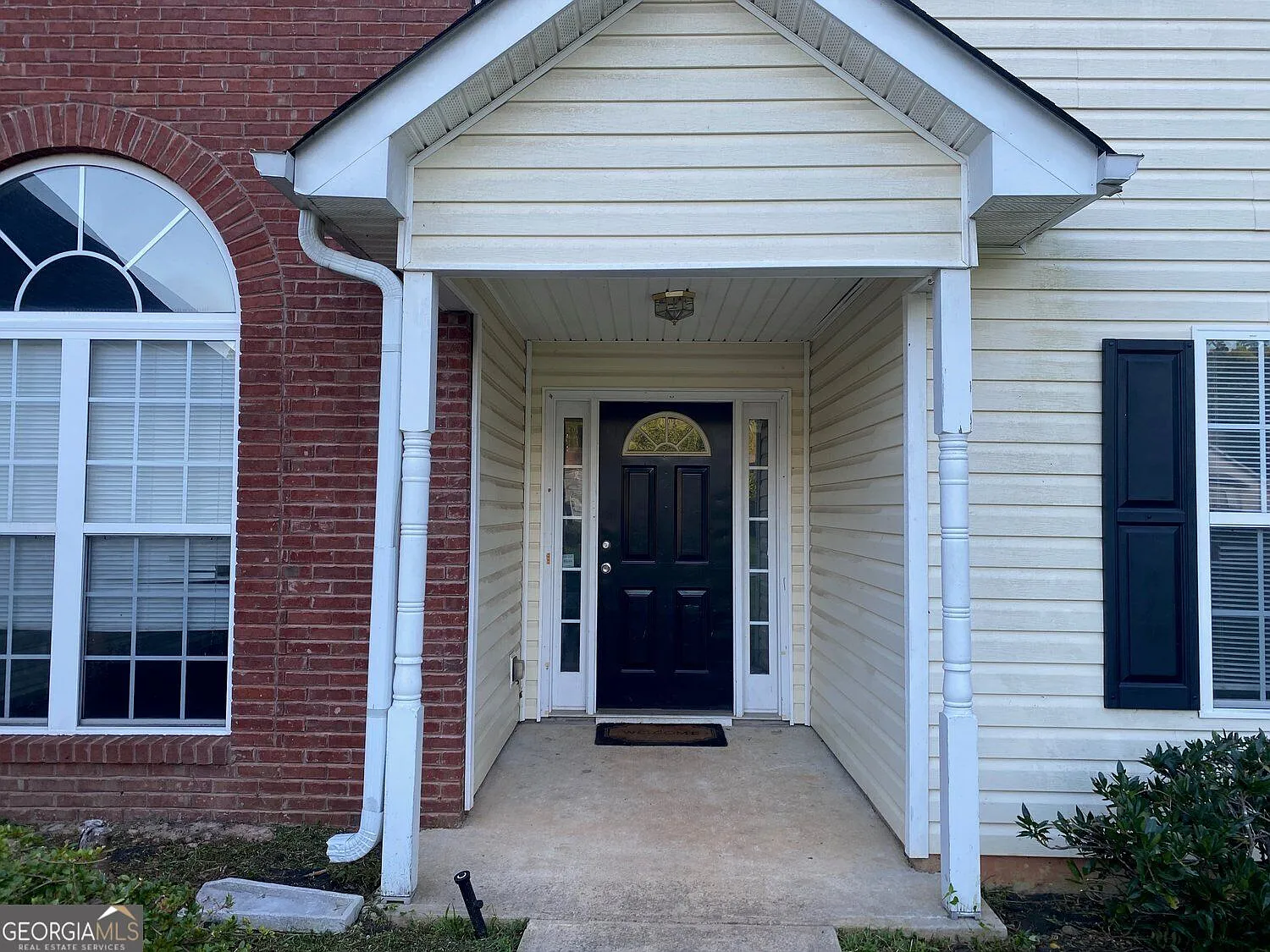 3 bed, 2.0 bath, 1550 sqft, $2,000 — Photo 4