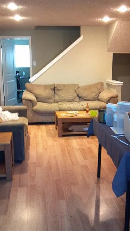 4 bed, 2.0 bath, 1141 sqft, $3,250 — Photo 4