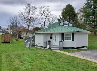 121 McLain St, Oak Hill, WV 25901