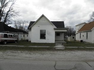 613 S 8th St, Mitchell, IN 47446