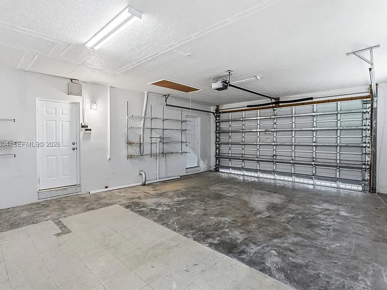6801 SW 102nd Ave — Photo 37