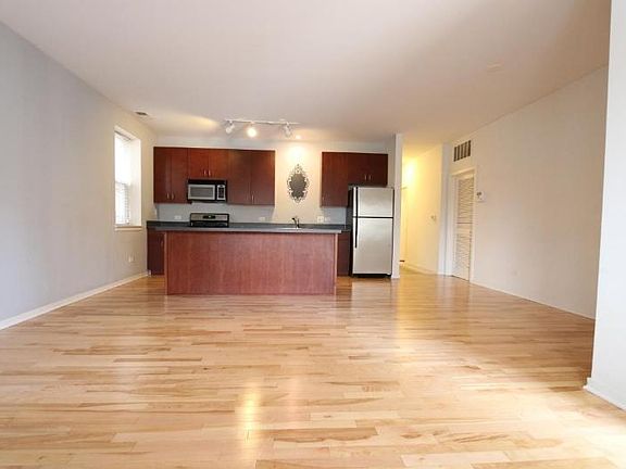 4th image of 1258 S Blue Island Ave Unit 101