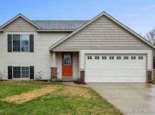 203 Grove St NW, Sparta, MI 49345