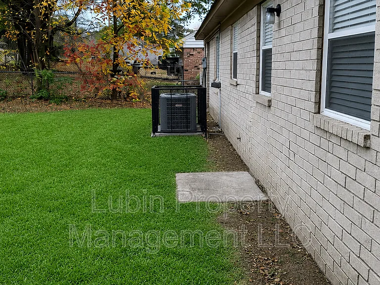 1221 Tahoe Rd — Photo 2