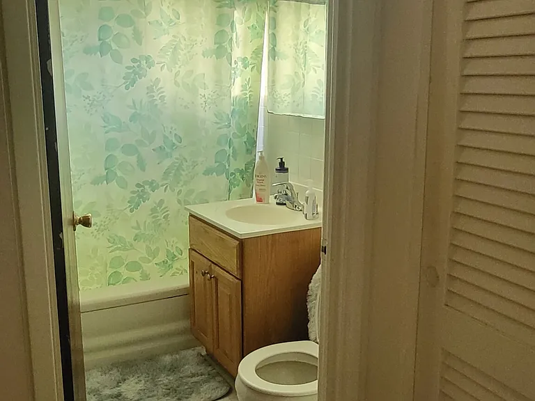 8254 Niles Center Rd #E3 — Photo 7