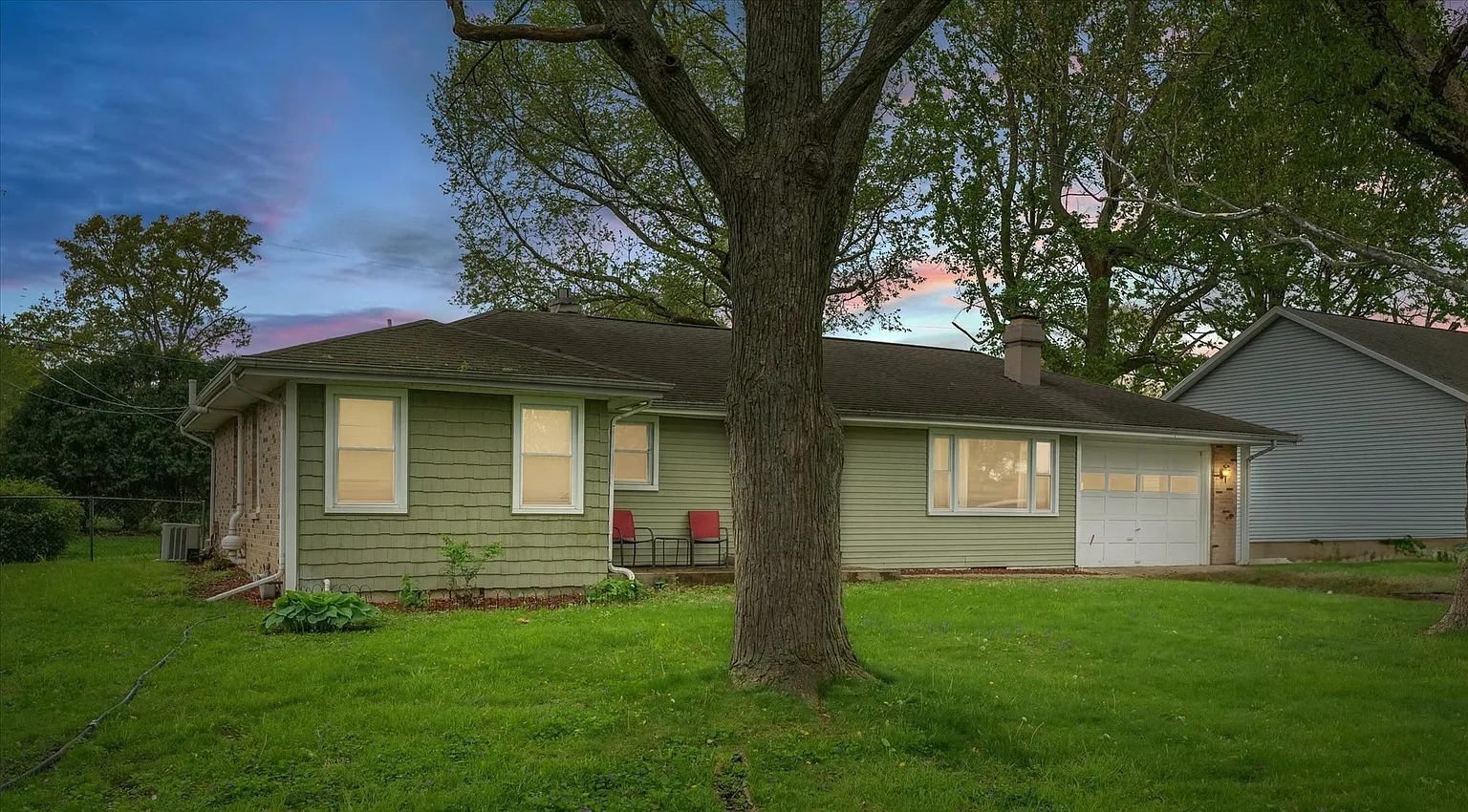 307 Dodson Dr W photo 1