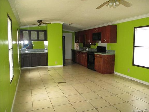 4th image of 330 Imperial Dr #16