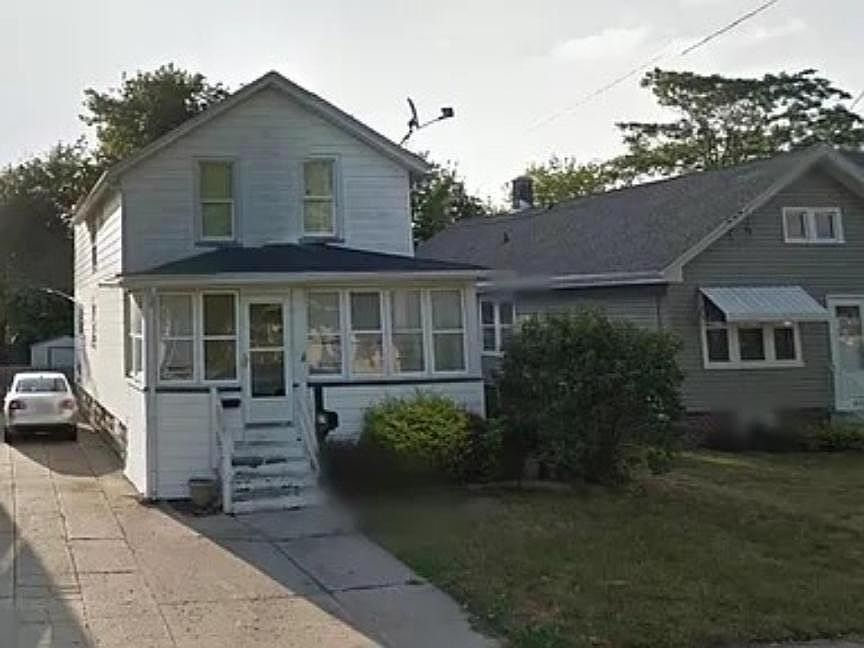 1st image of 32nd Ave #6815