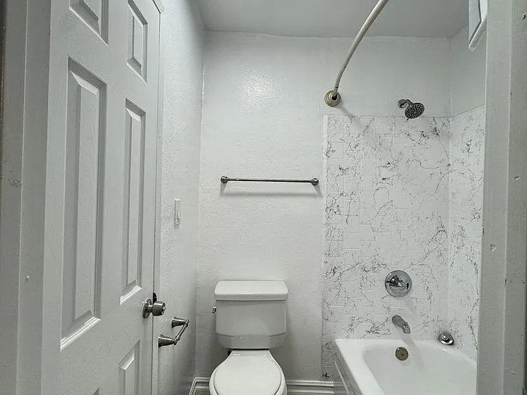 6736 Cleon Ave — Photo 33