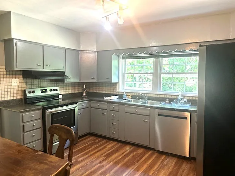 6401 Old Richmond Rd — Photo 8