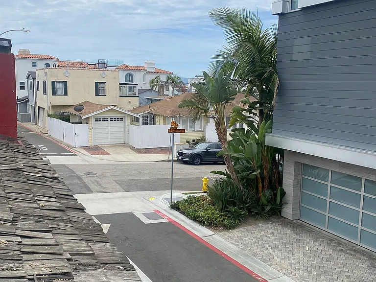 2410 Palm Dr #B — Photo 20