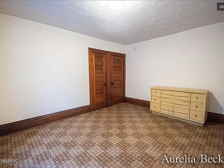 420 Lincoln Ave NW — Photo 25