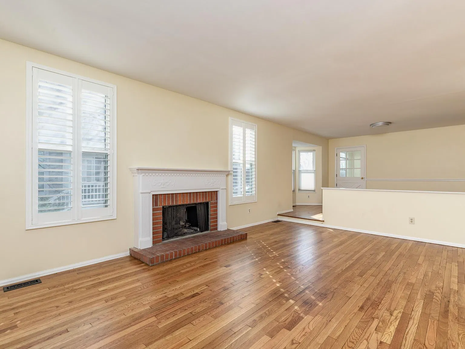 3 bed, 2.5 bath, 1536 sqft, $2,400 — Photo 4