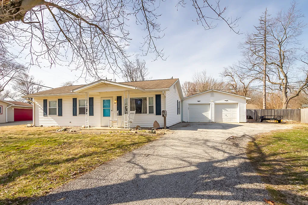 102 Bradford Pl photo 1